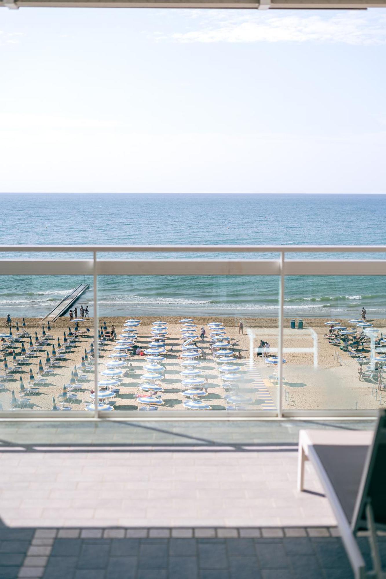 Hotel Orizzonte Lido di Jesolo Exteriör bild