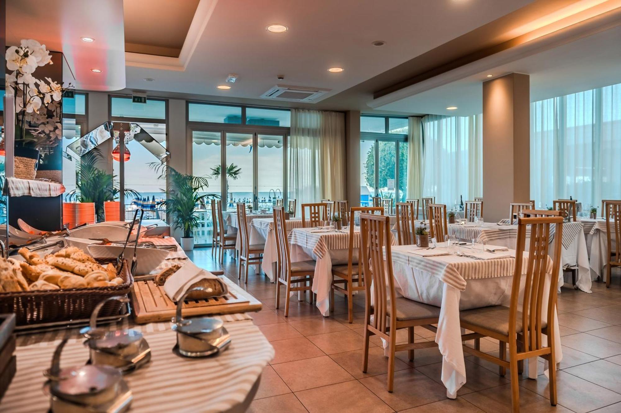 Hotel Orizzonte Lido di Jesolo Exteriör bild