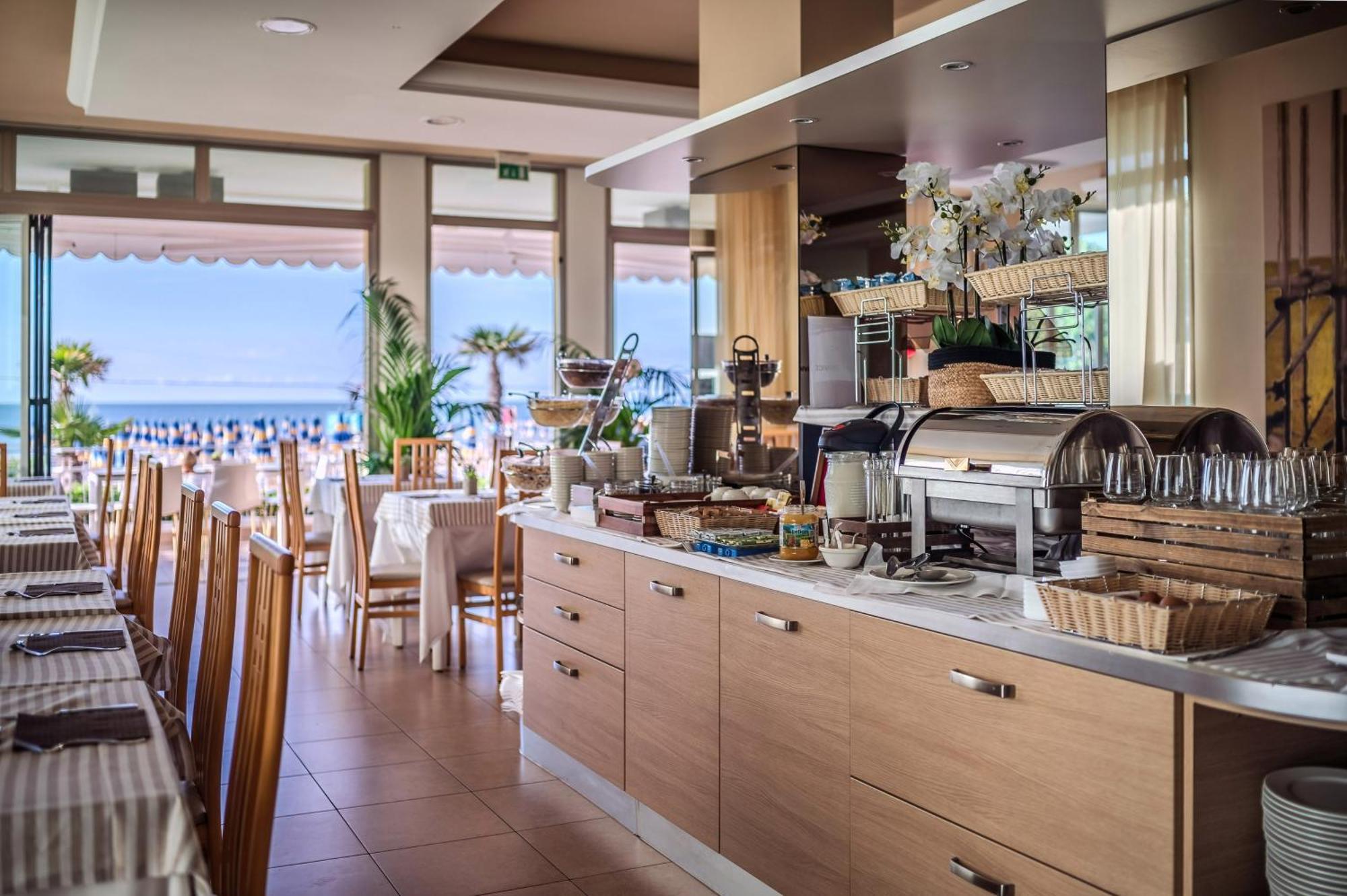 Hotel Orizzonte Lido di Jesolo Exteriör bild